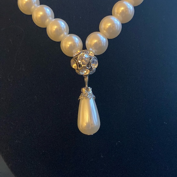 White Faux Pearl Necklace with Small Rhinestone Ball and Tear Drop Shaped Bead - Picture 4 of 11